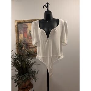 Fashion Nova Womens White Short Puff Sleeve Bodysuit Size 2X Thong